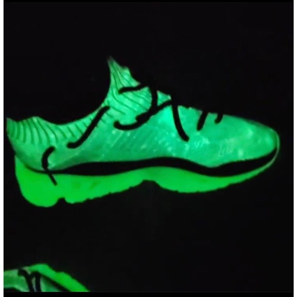 Sia Collective Culture Vulture CV 0.02 ALTERNATE GALAXY NASA Size 10 - Picture 9 of 9